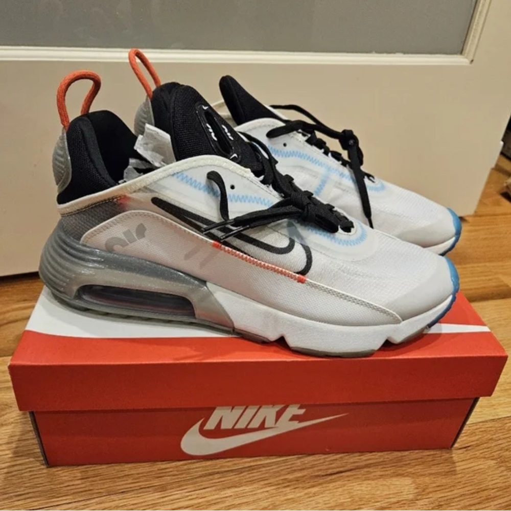 New in Box Nike Air Max 2090 Platinum Sneakers